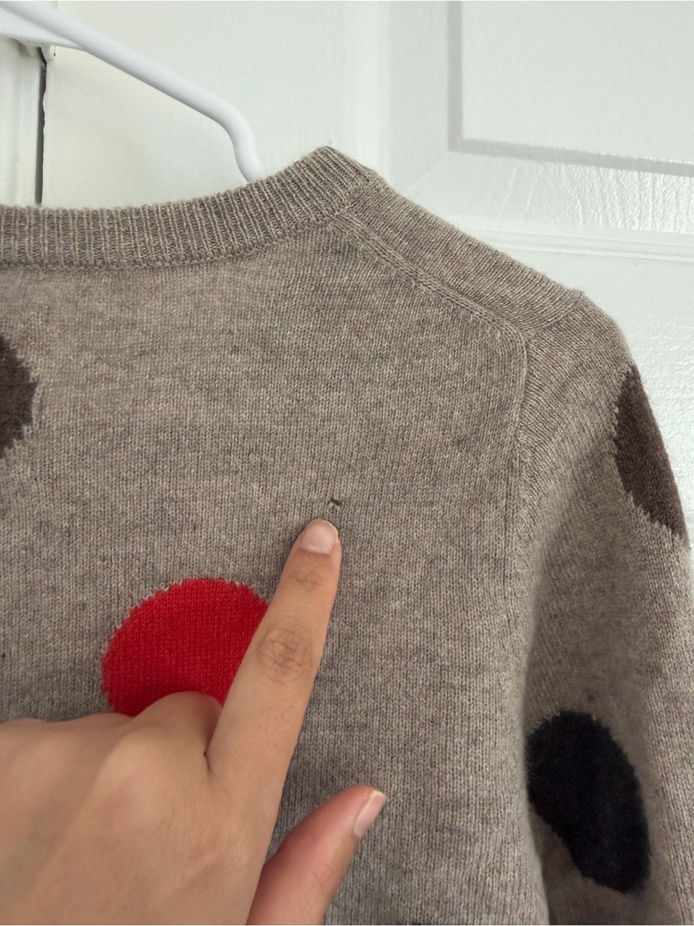Cynthia Rowley Womens 100% Cashmere Sweater Pullover XS Taupe Polka Dot Preppy - Picture 7 of 10
